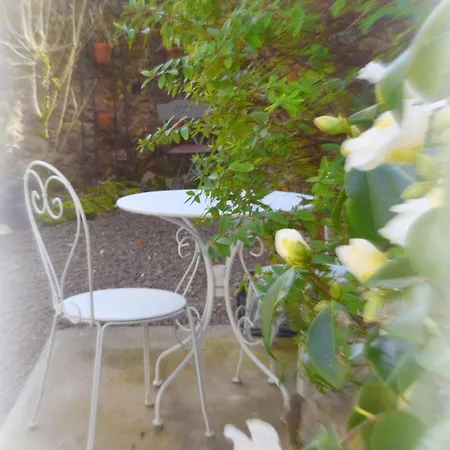 Maison Deux Bed & Breakfast