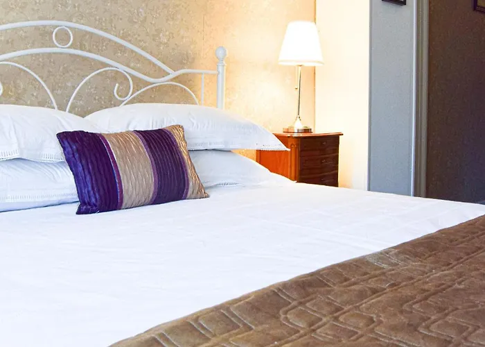 Maison Deux Bed & Breakfast 3*